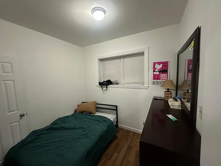 16 Leeds St #1 — Photo 5