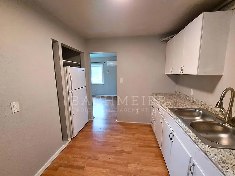 456 SE Cherry St — Photo 8