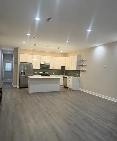 5549 N Lincoln Ave #1 — Photo 7
