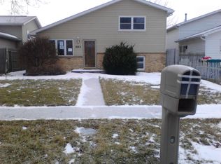 1802 Hebron Ave, Zion, IL