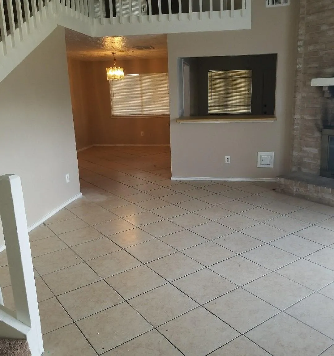 3 bed, 2.5 bath, 2142 sqft, $1,800 — Photo 2