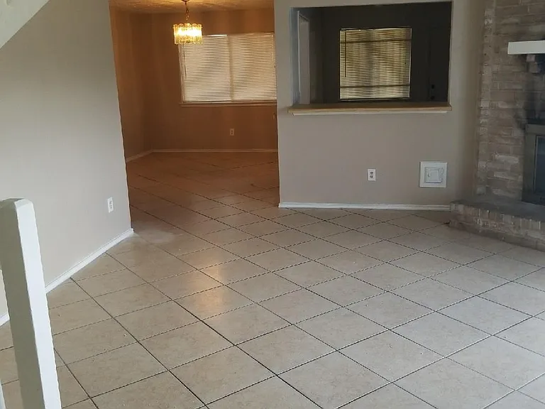 7902 Arbor Glen Rd — Photo 2