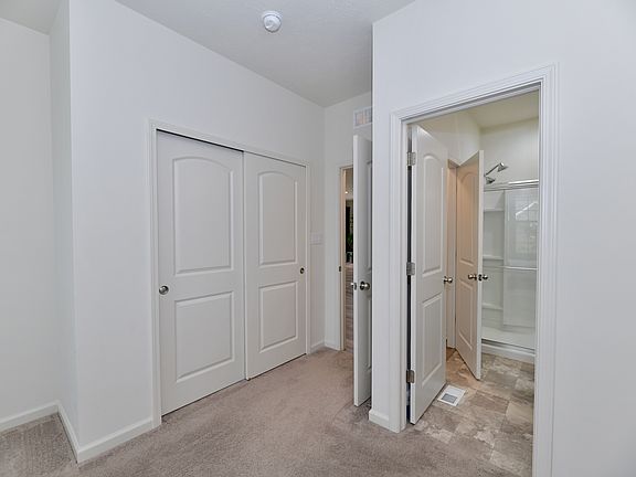 3rd image of 6013 Meadowview Dr