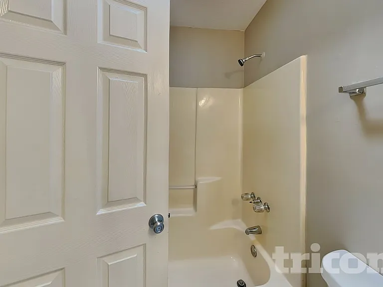 48 Halehaven Dr — Photo 13