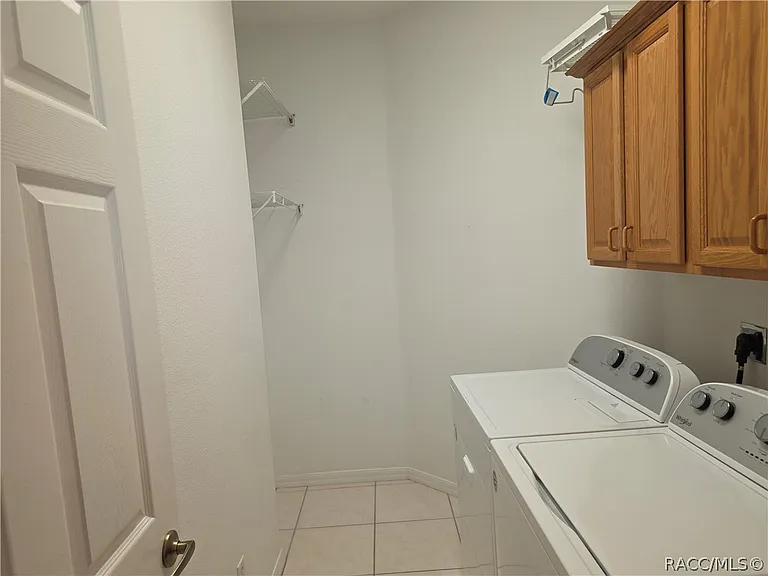 1641 N Shadowview Path — Photo 12