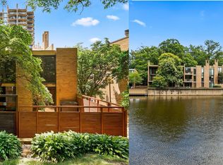 1672 Chimney House Rd, Reston, VA 20190