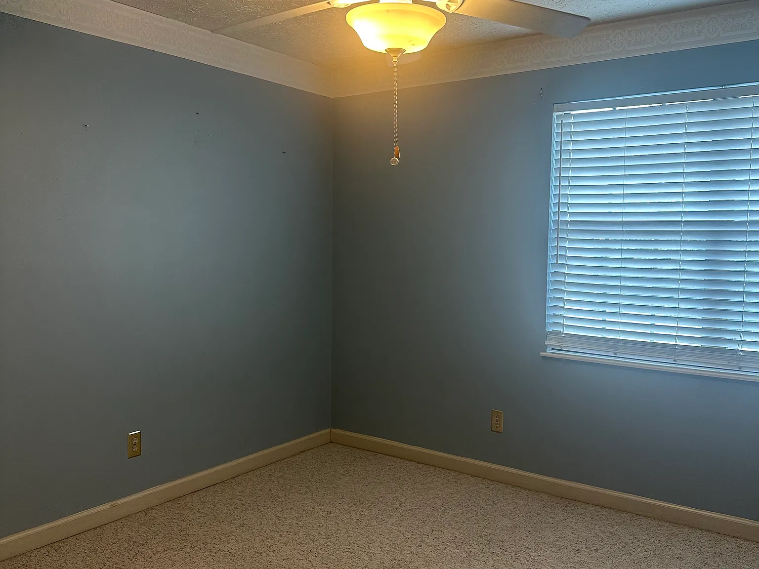 2 bed, 1.5 bath, 1100 sqft, $1,600 — Photo 2