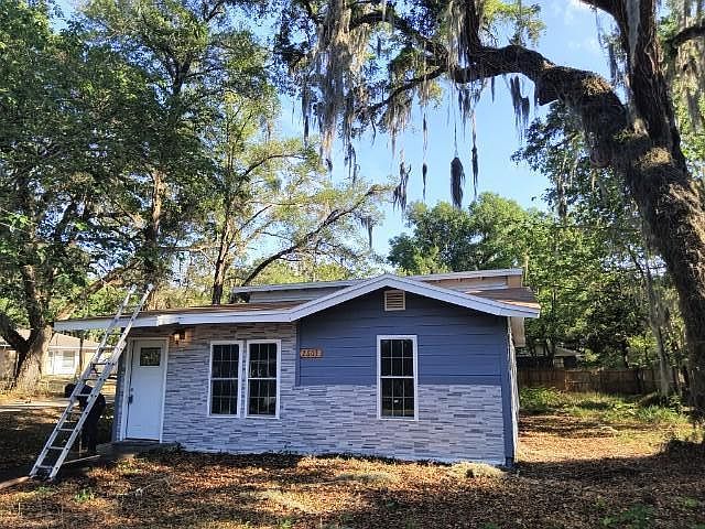 1st image of 2601 Colonial St