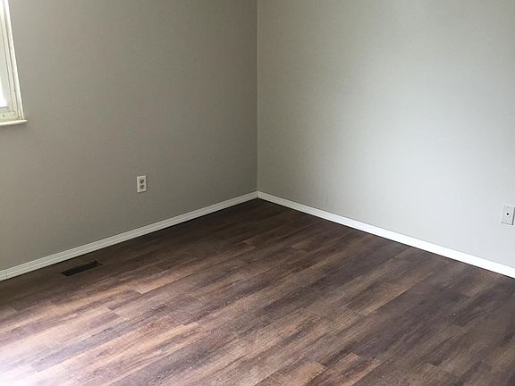 5th image of 2792 Spruceway Dr