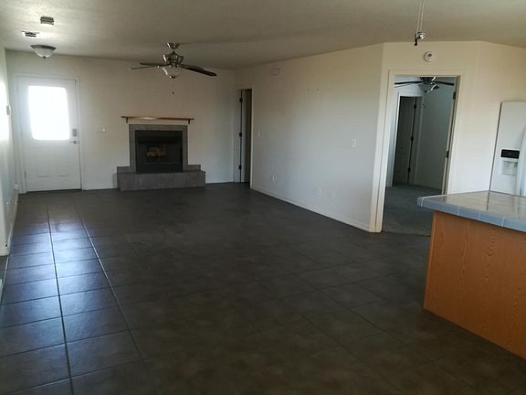 3rd image of 850 Safari Dr