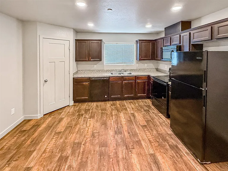 10535 Mills Rd #4B — Photo 12
