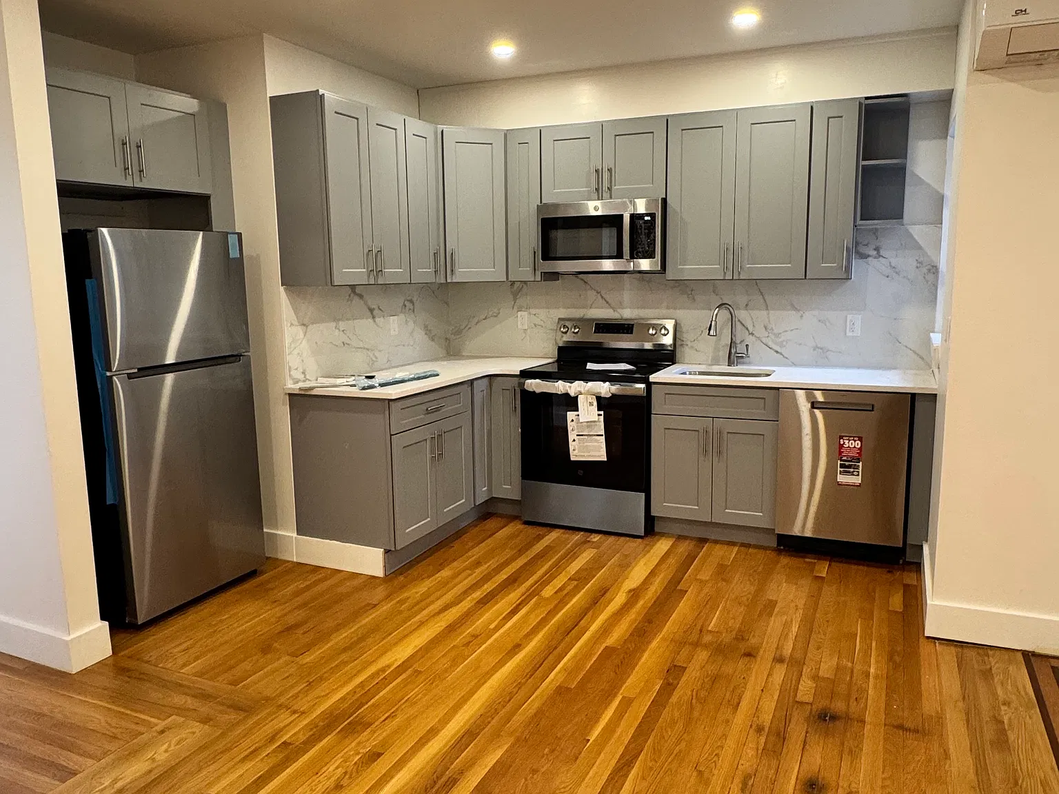 4 bed, 1700 sqft, $3,800 — Photo 1