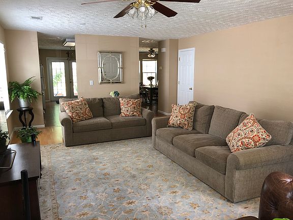 4th image of 240 Weatherstone Pointe Dr