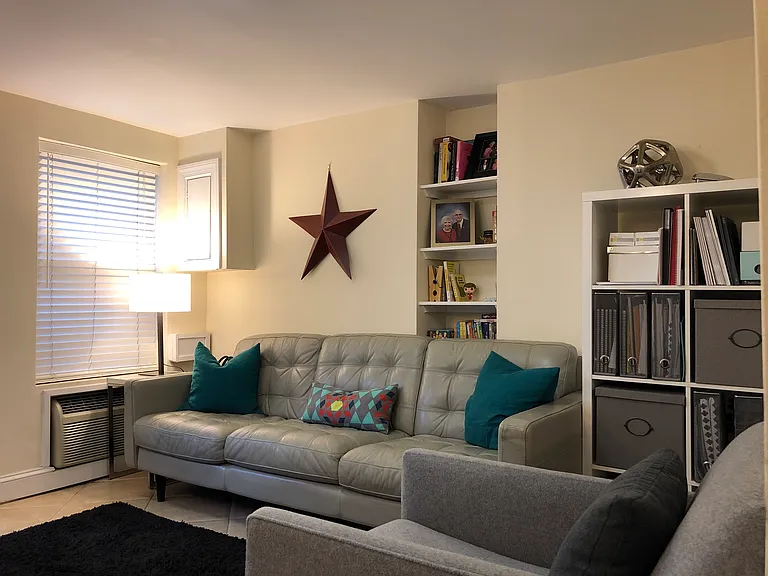 1454 Q St NW #B — Photo 2