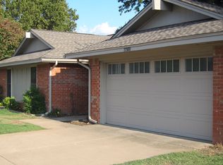 3318 Rambling Oaks Dr, Norman, OK 73072