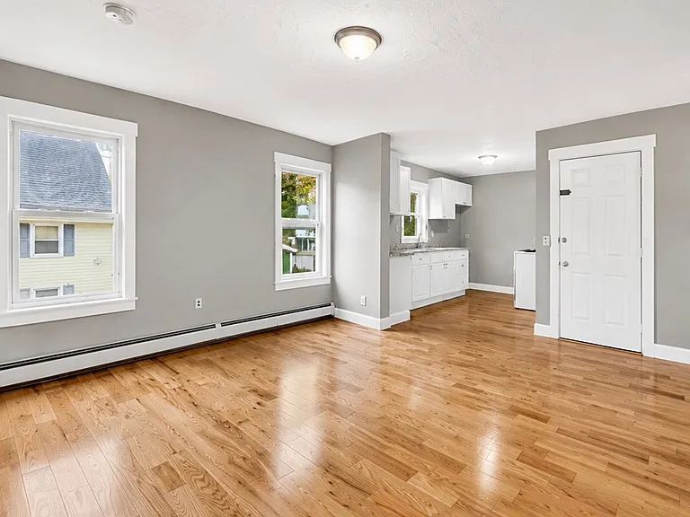 66-68 Clarendon St #3 — Photo 2