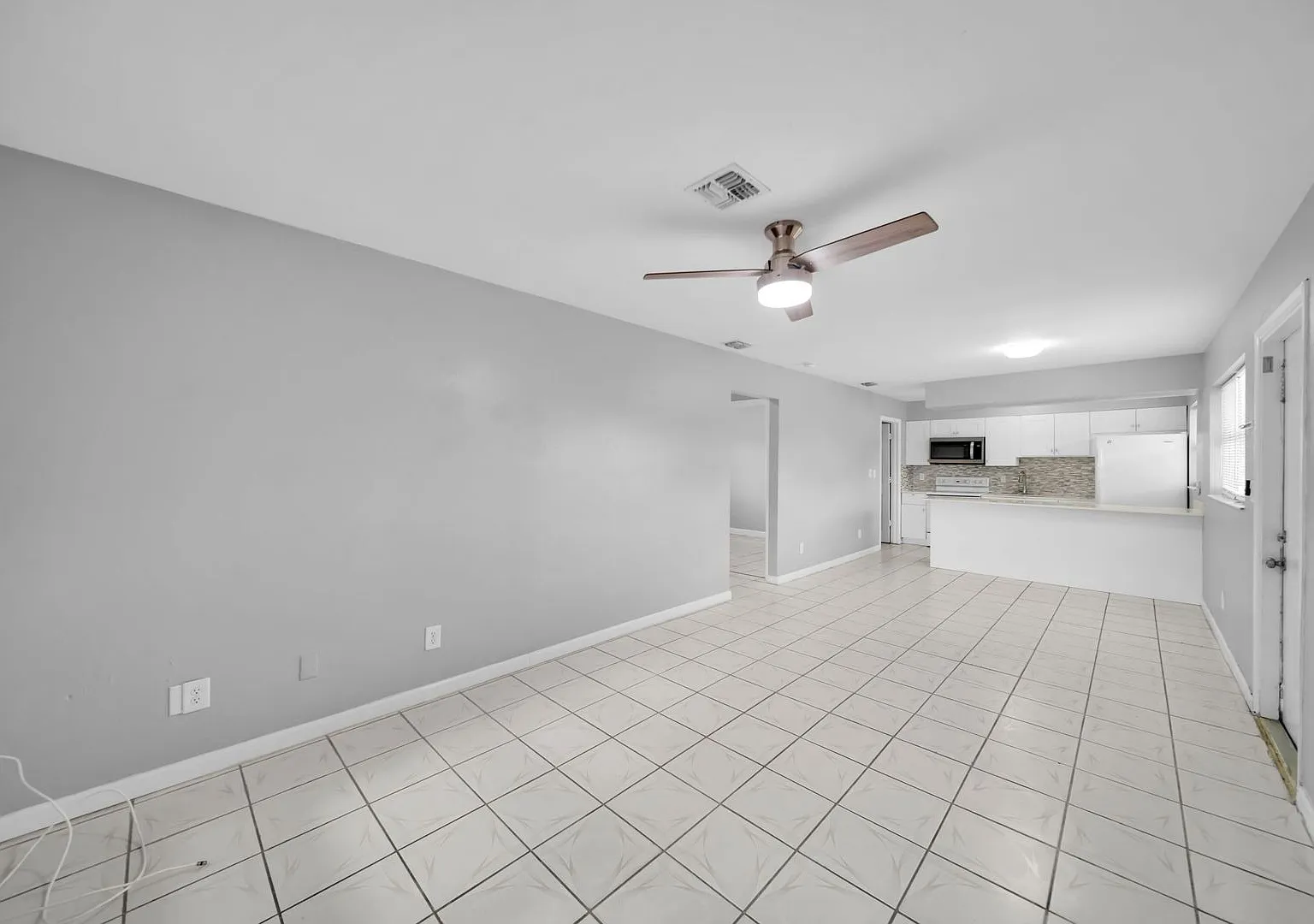 Unit D @ 15 SE 24th Ave — Photo 3