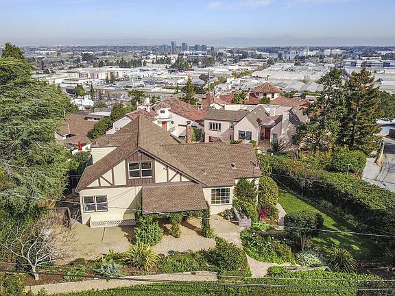 5th image of 1580 Sunnyslope Ave