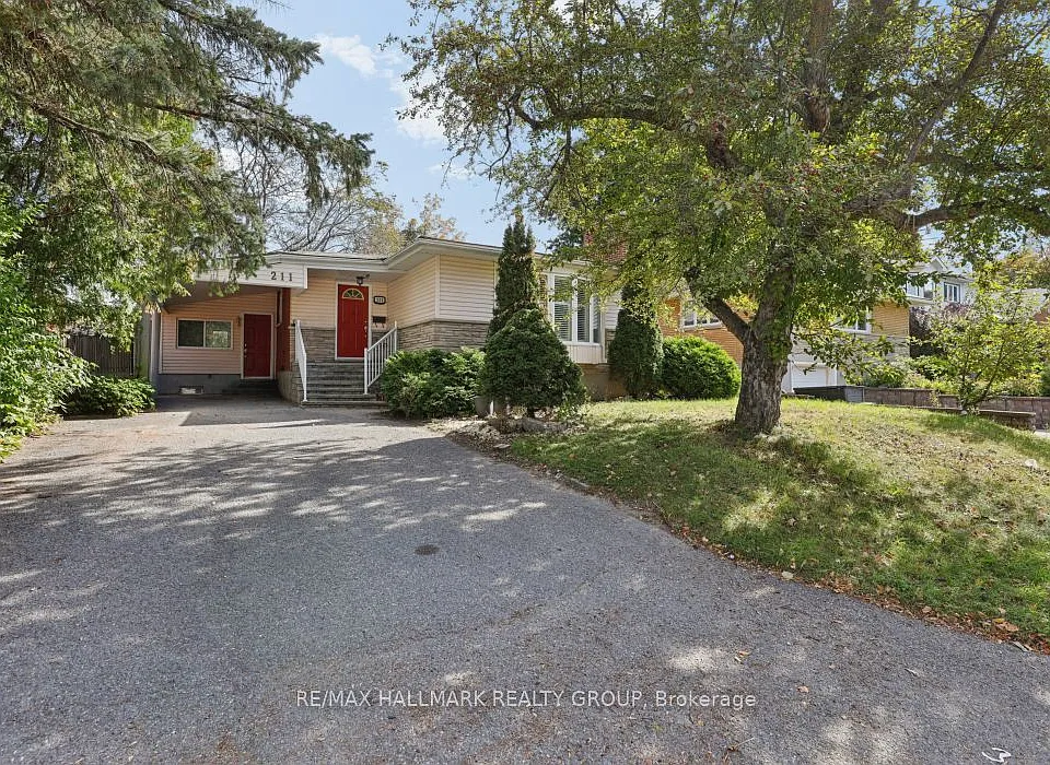 211 Harcourt Ave