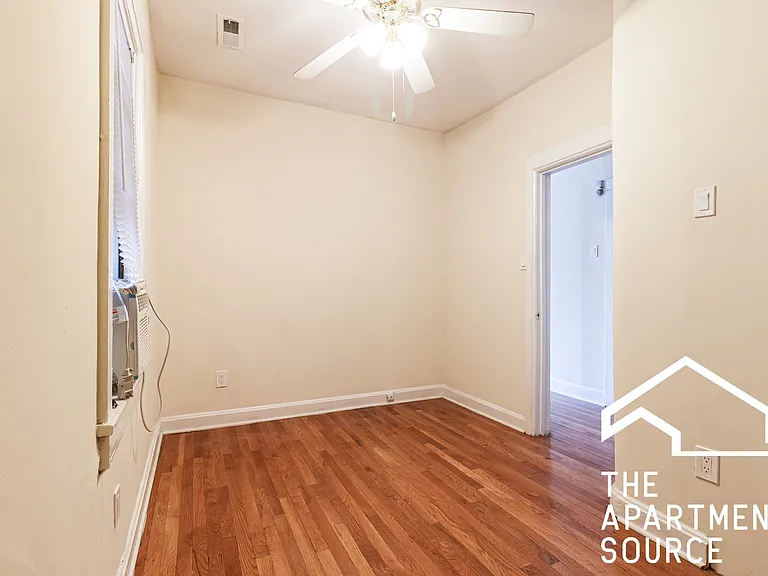 2252 N Southport Ave #2 — Photo 11