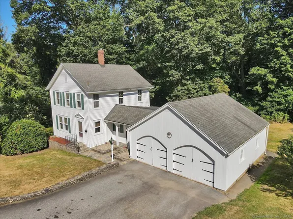 29 Walnut Avenue, East Hampton, CT 06424