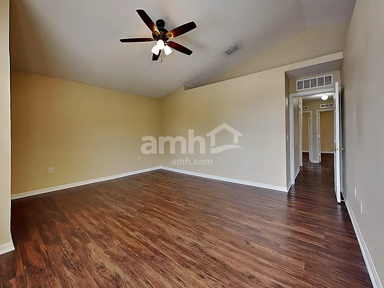 1051 Brenton Leaf Dr — Photo 10