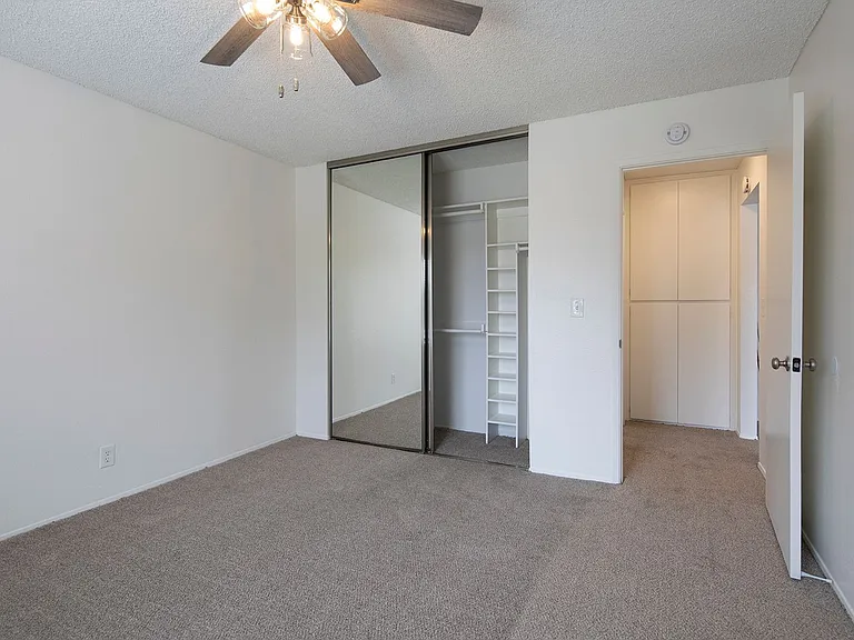 Palm Estates Apartments — Photo 8