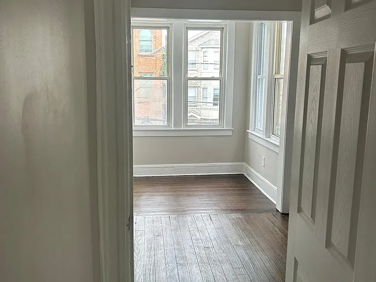 18 Winfield Ave #2 — Photo 6
