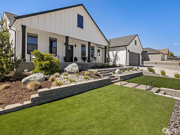 3rd image of 1118 Sunset Lane