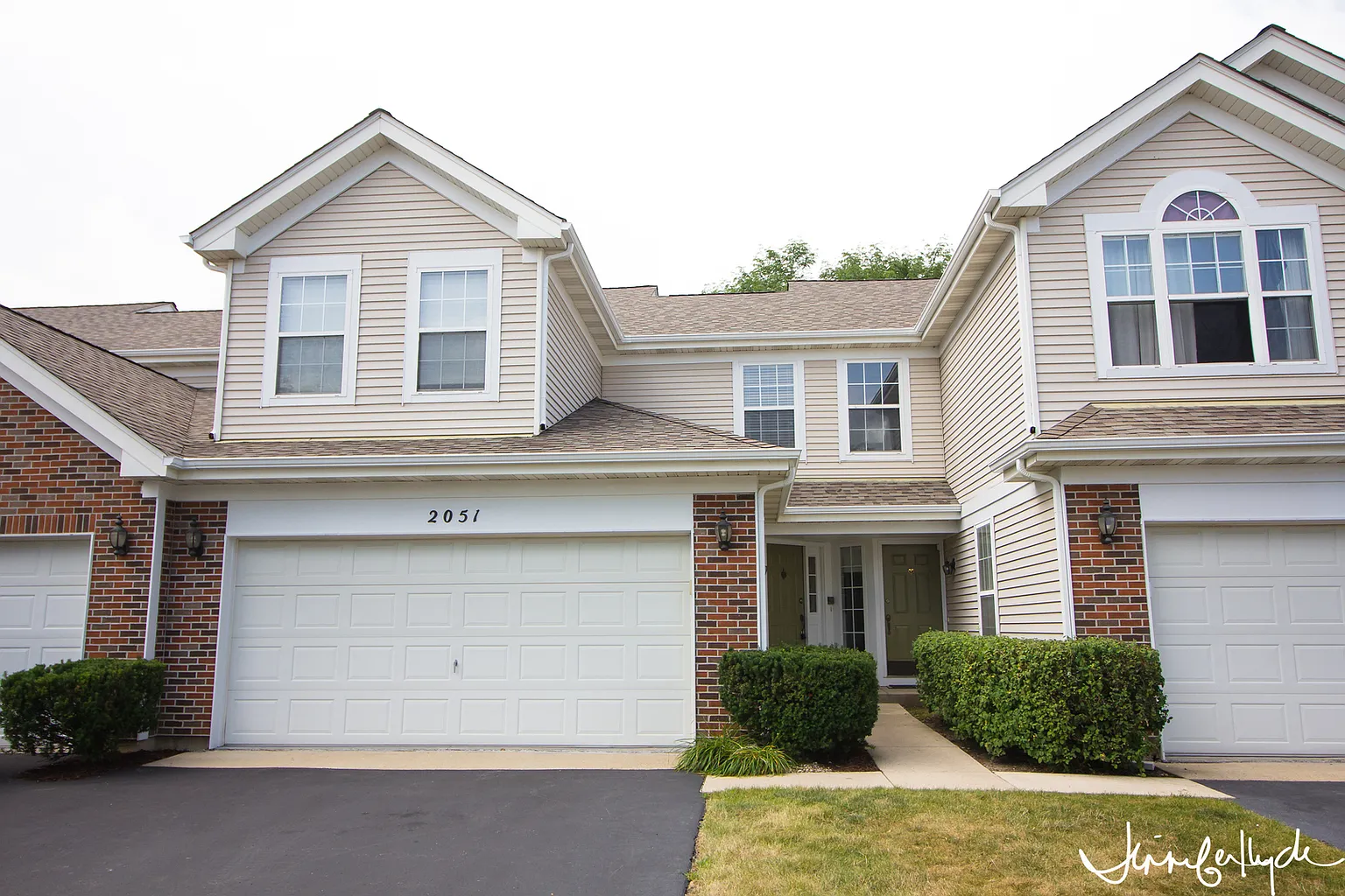 2051 Peach Tree Ln photo 1