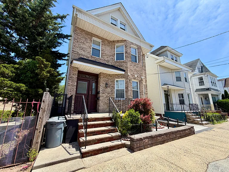 226 Devon St #2 — Photo 2