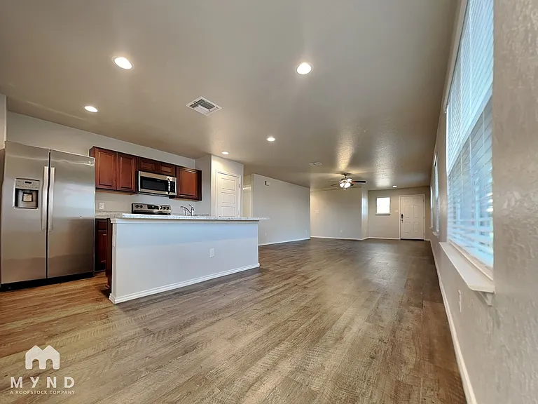 3917 Asher Aly — Photo 5