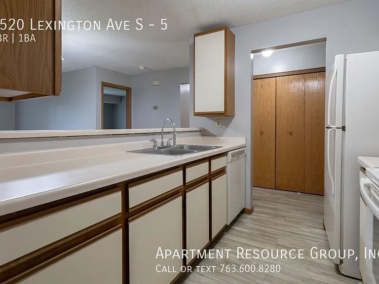 3520 Lexington Ave #5 — Photo 20