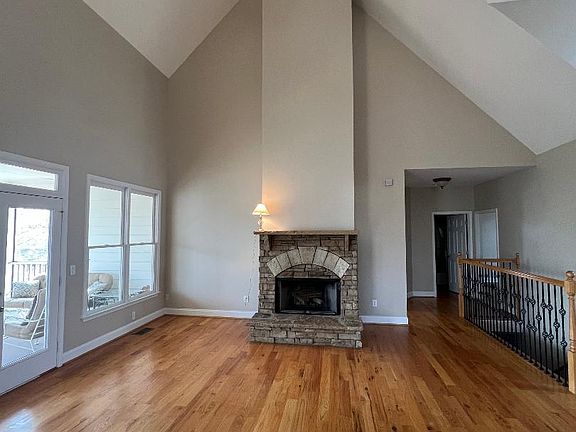 2nd image of 462 Chestatee View Dr