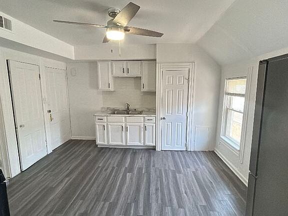 4th image of 1079 E 68th St Unit 2