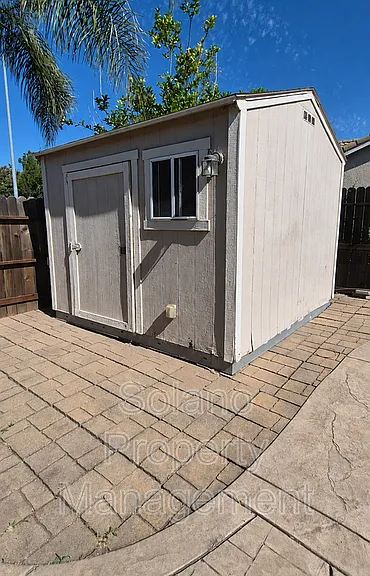 1085 Crystal Springs Dr — Photo 35