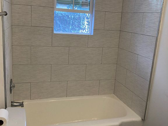 5th image of 1811 18th St APT B