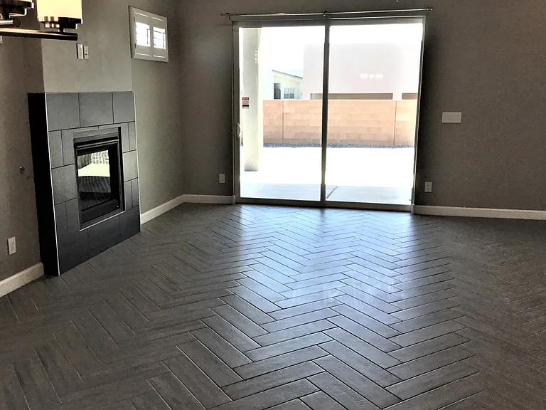 2406 Lynn Rd SE — Photo 5