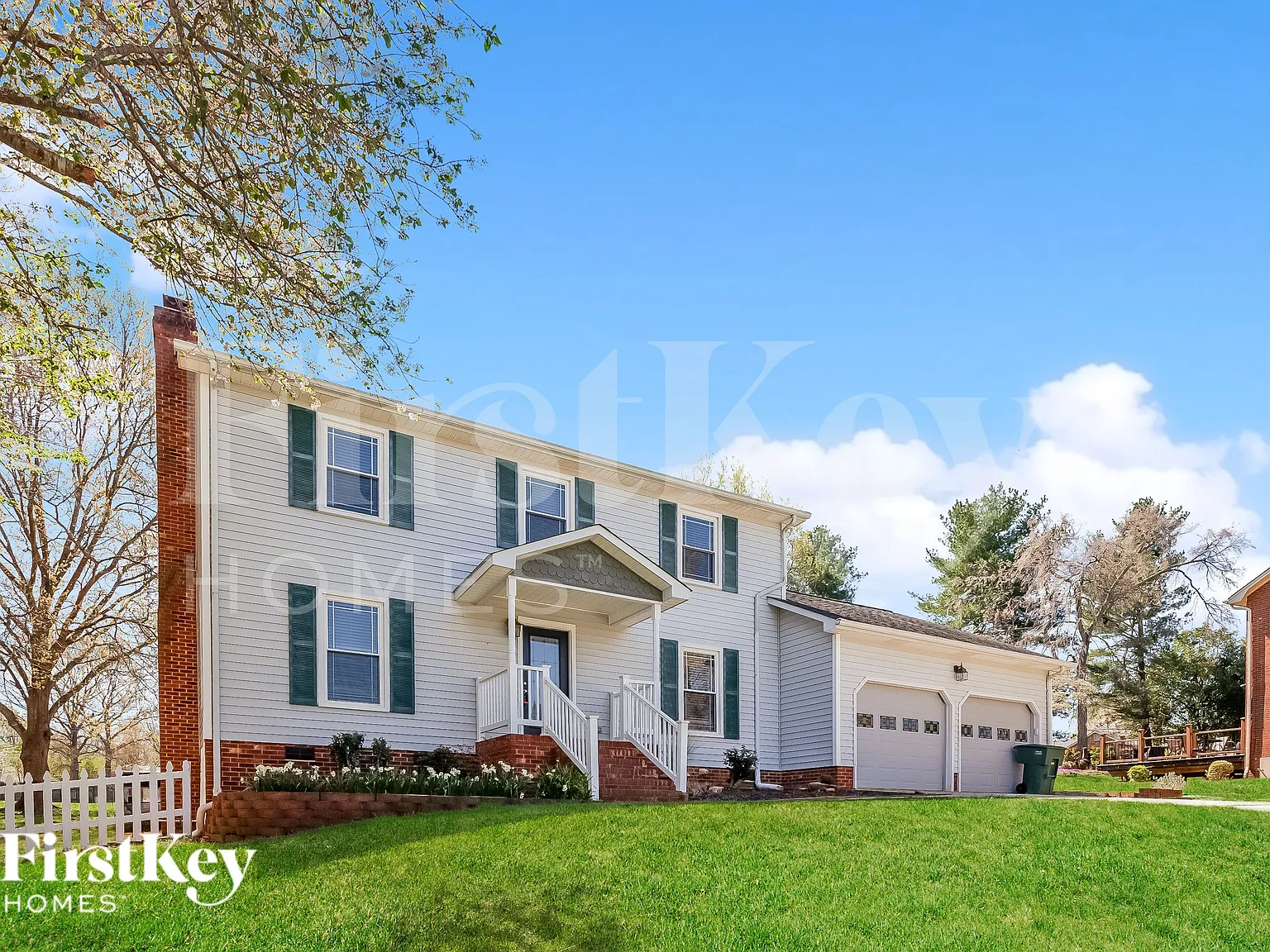 3 bed, 2.5 bath, 1800 sqft, $2,310 — Photo 2