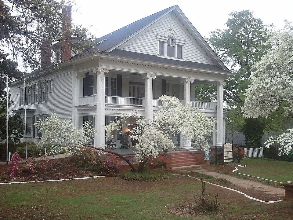 Pine Heights 