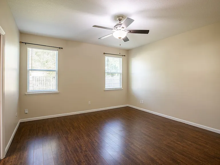 11733 Lake Bend Cir — Photo 12