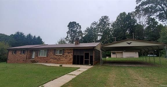 5th image of 131 Loy Ave
