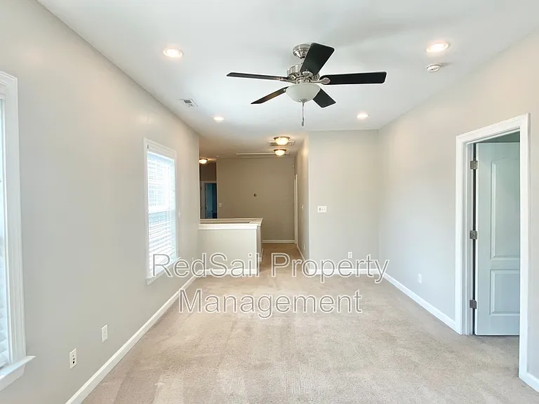 2225 Tuliptree Cir — Photo 15