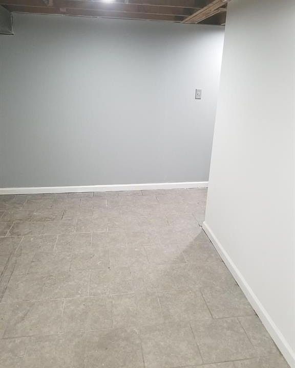 18203 Mott Ave, photo 8
