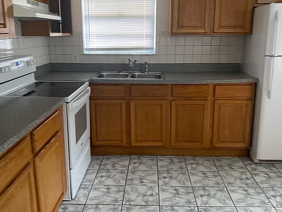 4th image of 3253 Dellwood Ave