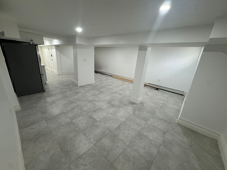 2nd image of 1909 Bergen St #1