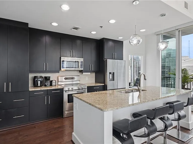 1080 Peachtree St NE #1411 — Photo 20