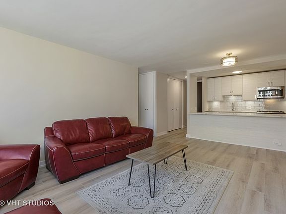 5th image of 535 N Michigan Ave APT 1714