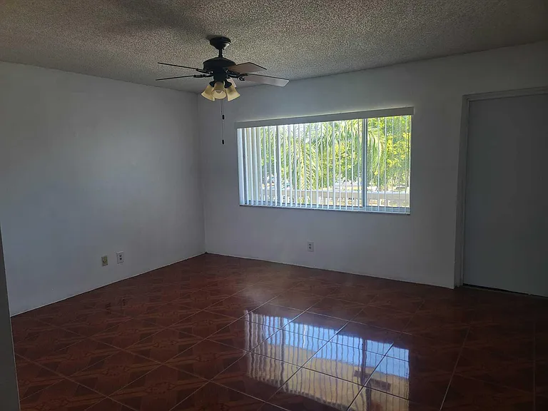 555 Purdy Ln #317 — Photo 5