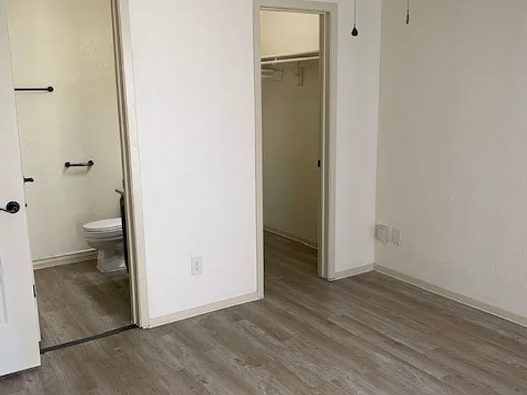 Madeira Apartments at Live Oak — Photo 82